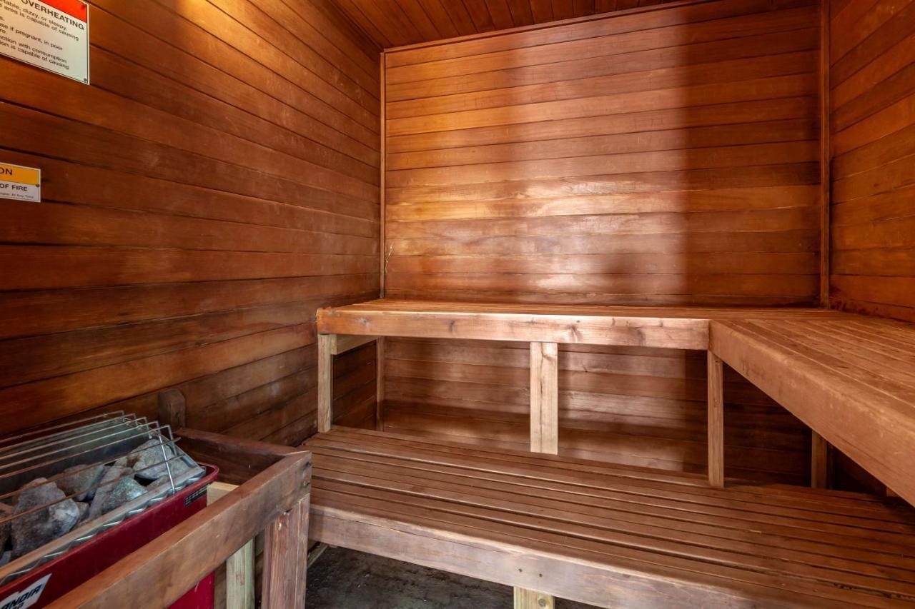 Best Western Plus Sparta Trail Lodge Bagian luar foto