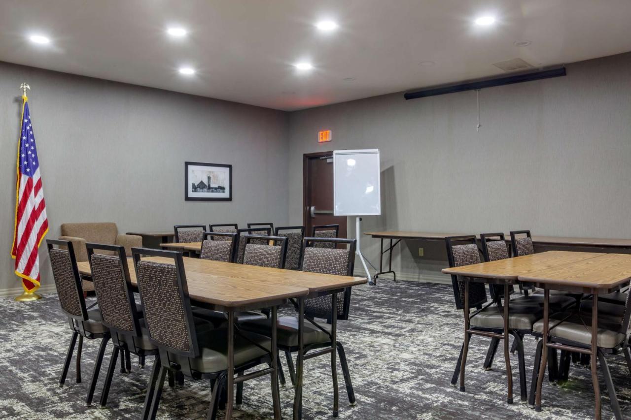 Best Western Plus Sparta Trail Lodge Bagian luar foto
