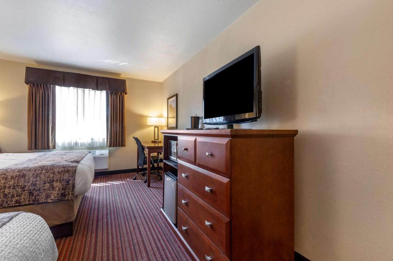 Best Western Plus Sparta Trail Lodge Bagian luar foto