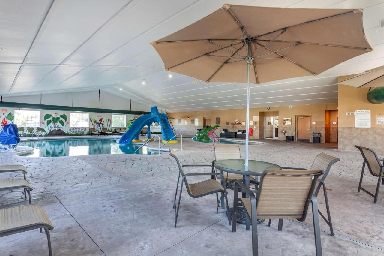 Best Western Plus Sparta Trail Lodge Bagian luar foto