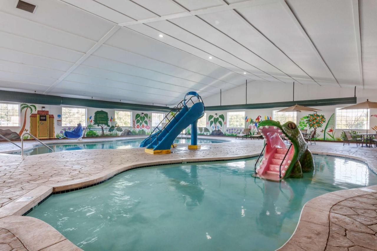 Best Western Plus Sparta Trail Lodge Bagian luar foto