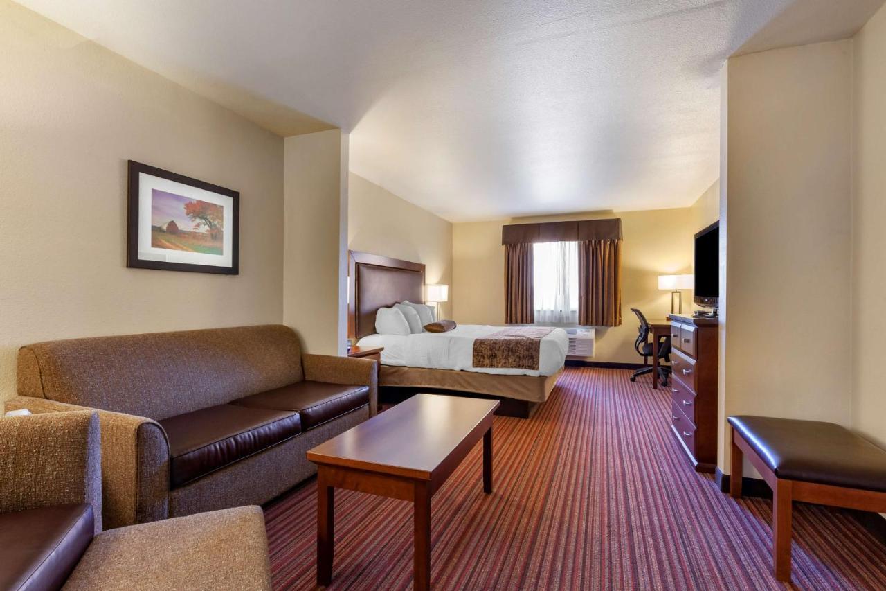 Best Western Plus Sparta Trail Lodge Bagian luar foto
