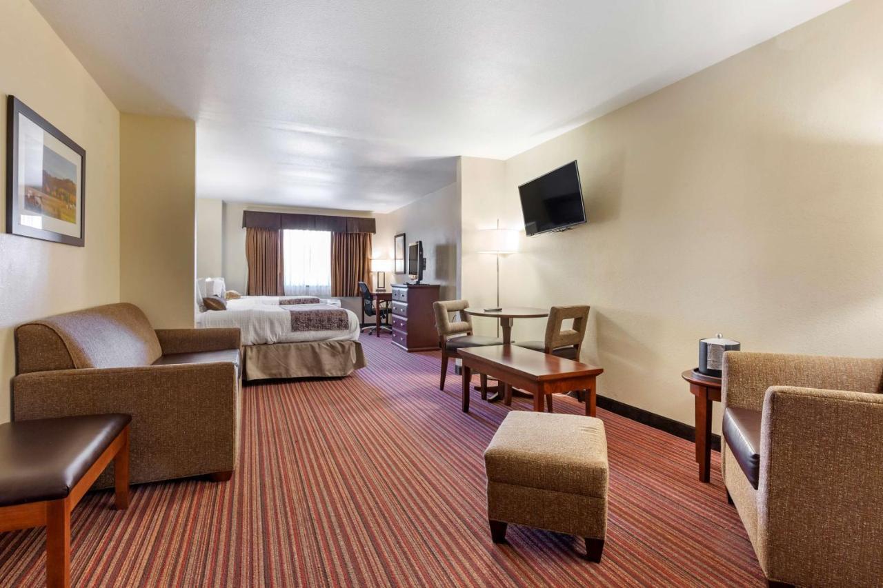 Best Western Plus Sparta Trail Lodge Bagian luar foto