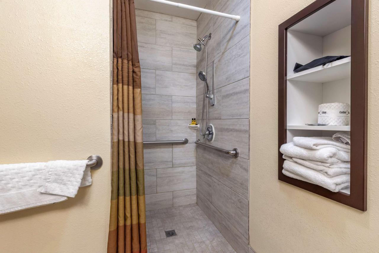 Best Western Plus Sparta Trail Lodge Bagian luar foto