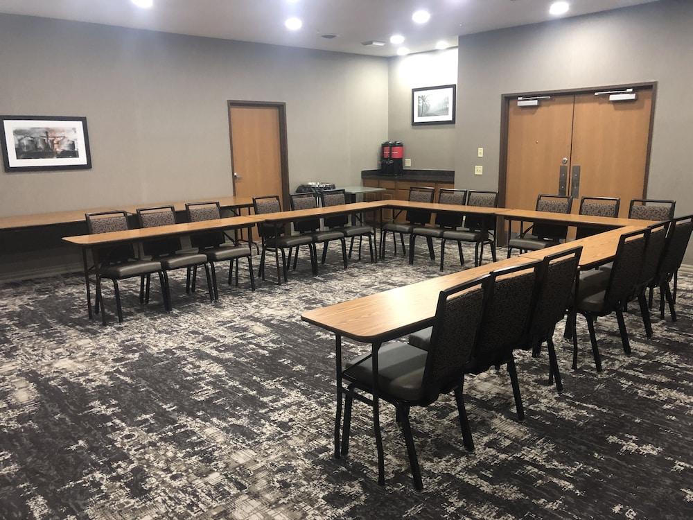 Best Western Plus Sparta Trail Lodge Bagian luar foto