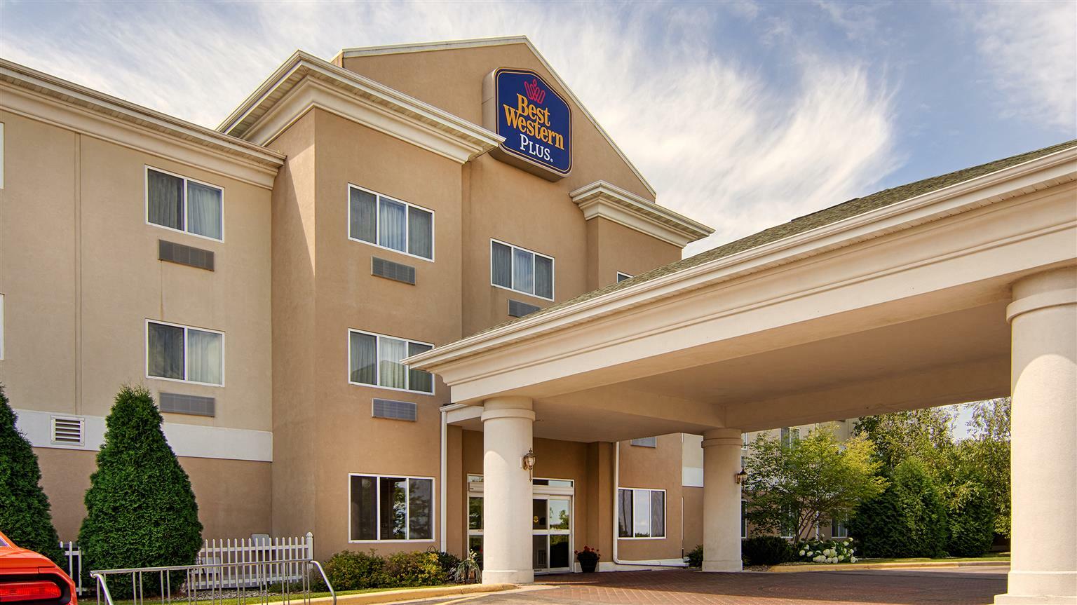 Best Western Plus Sparta Trail Lodge Bagian luar foto
